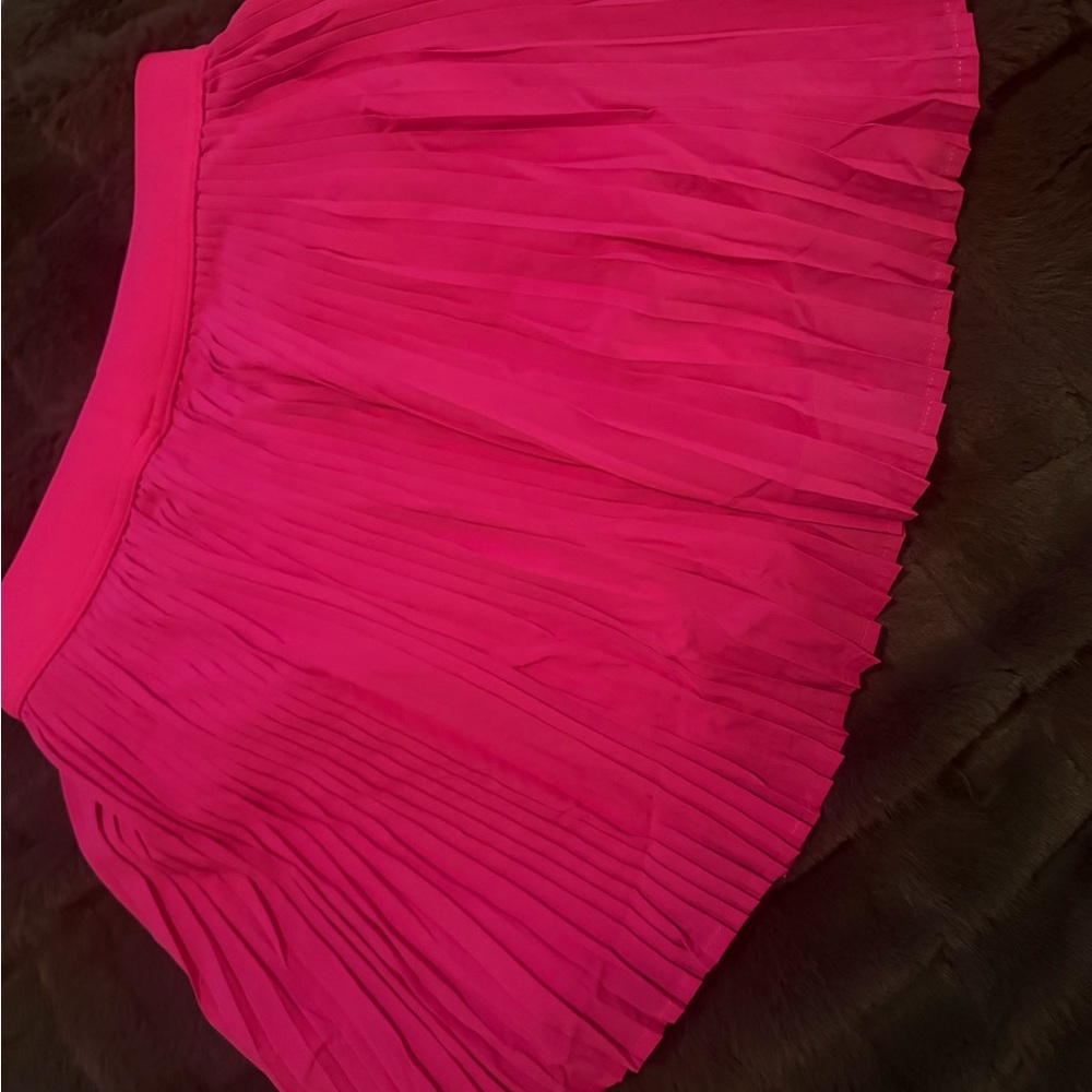 ALO Yoga Women's Bright Pink Skater Skirt - Picture 4 of 4